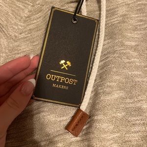 NWT mens outpost hoodie